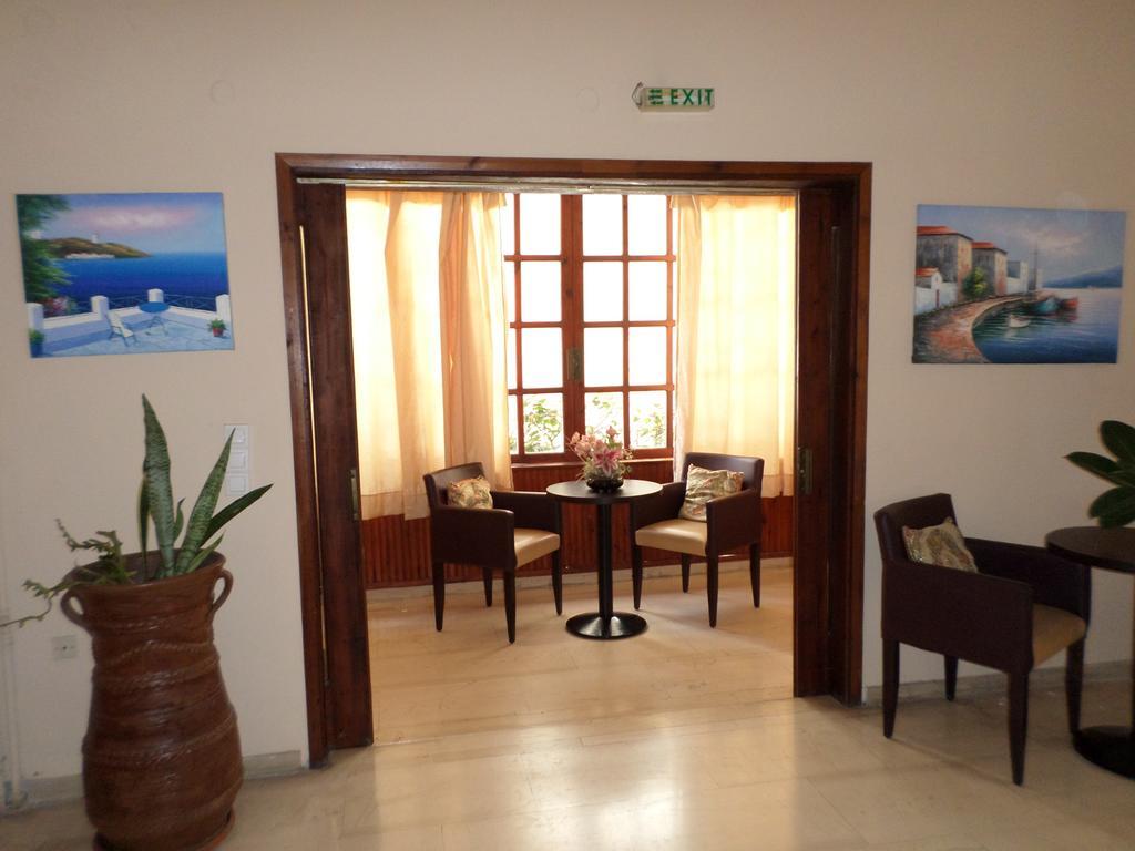 חאניה Tina Hotel מראה חיצוני תמונה
