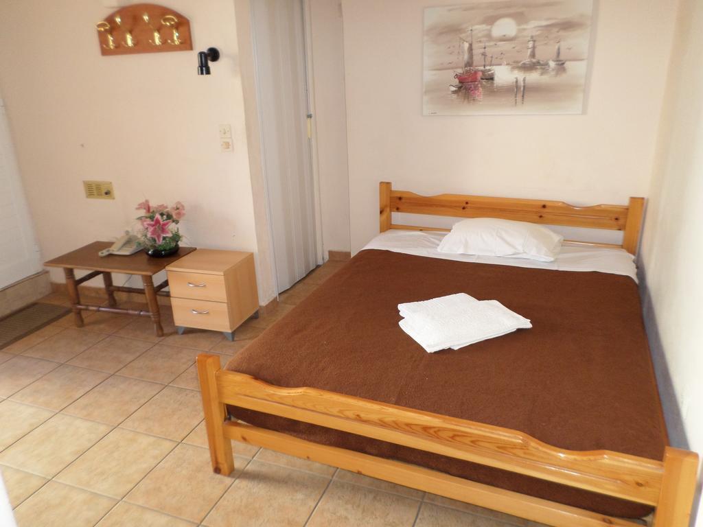 חאניה Tina Hotel חדר תמונה
