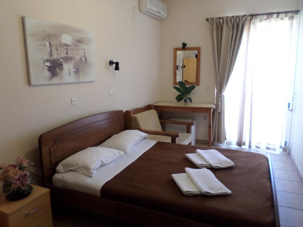 חאניה Tina Hotel חדר תמונה