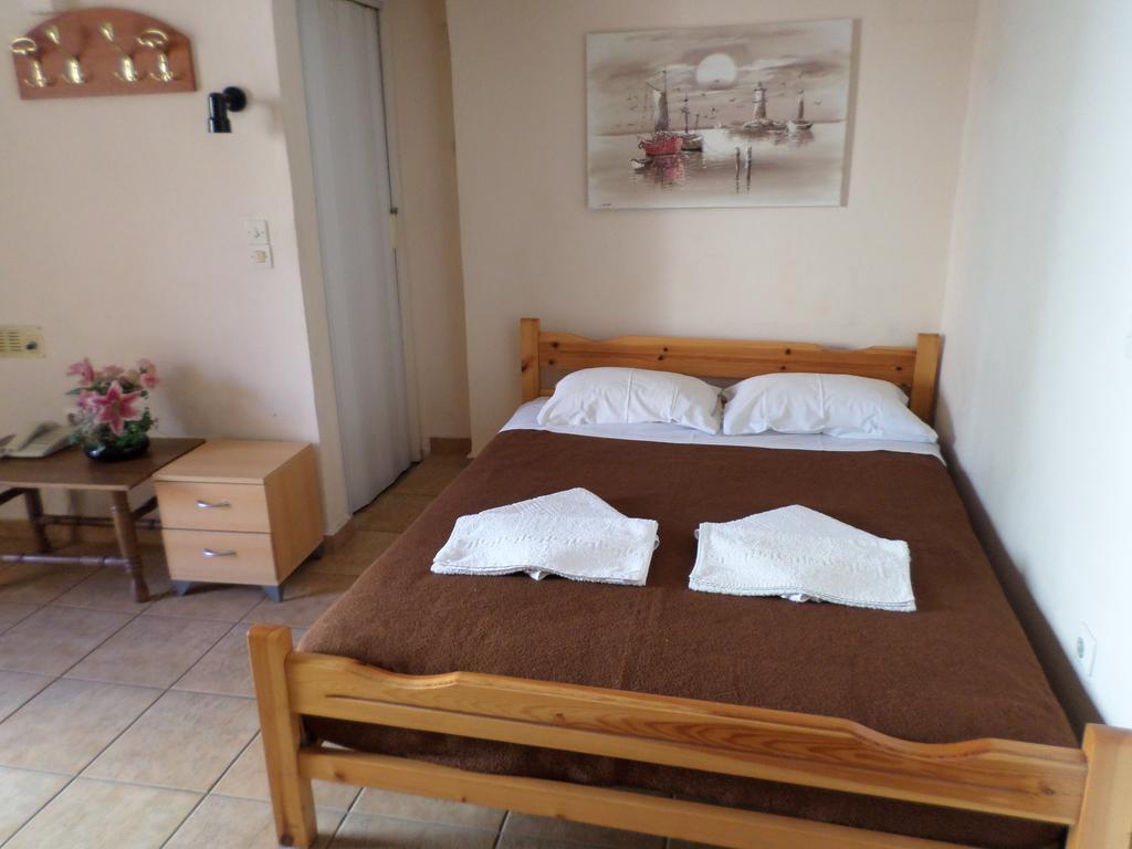 חאניה Tina Hotel חדר תמונה