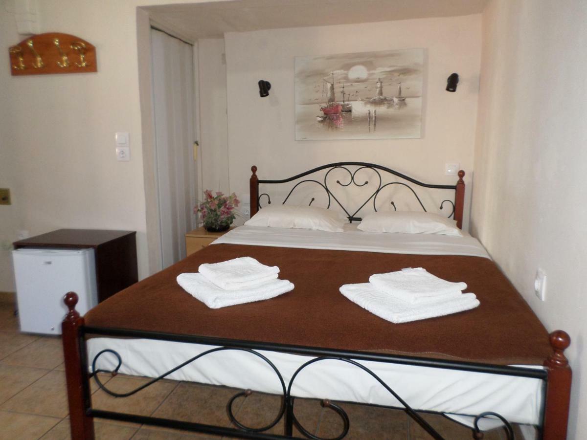 חאניה Tina Hotel מראה חיצוני תמונה